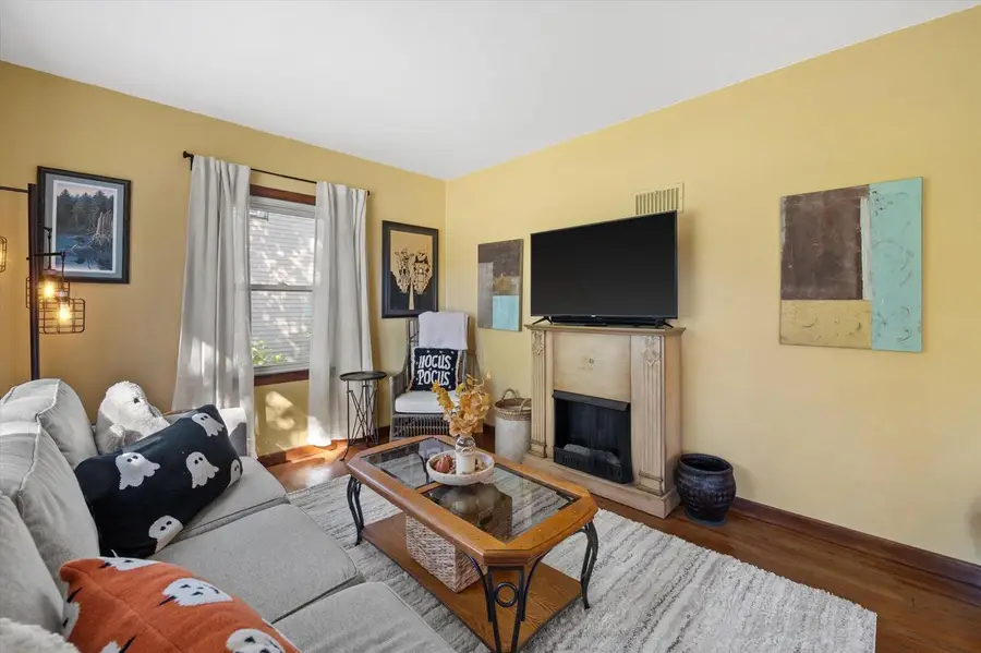 W164N8410 Hiawatha AVENUE, Menomonee Falls, WI 53051 - #3
