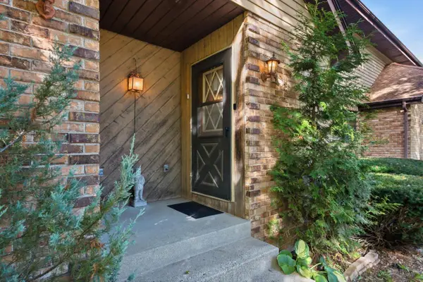 1321 Camden WAY #B, Waukesha, WI 53186