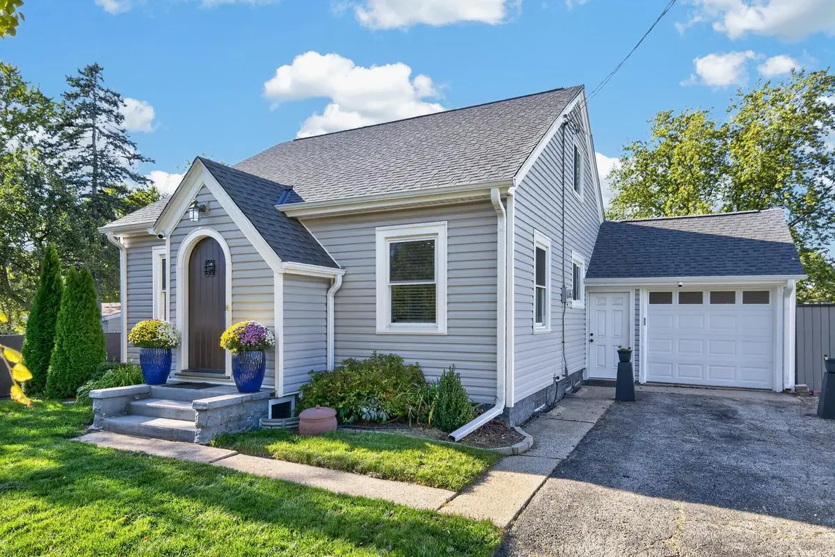 S89W22720 Milwaukee AVENUE, Big Bend, WI 53103 - #1