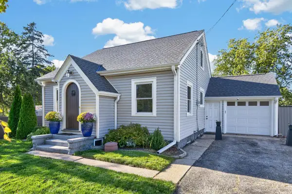 S89W22720 Milwaukee AVENUE, Big Bend, WI 53103