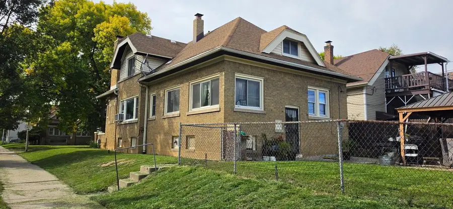 2402 N 48th STREET, Milwaukee, WI 53210 - #3