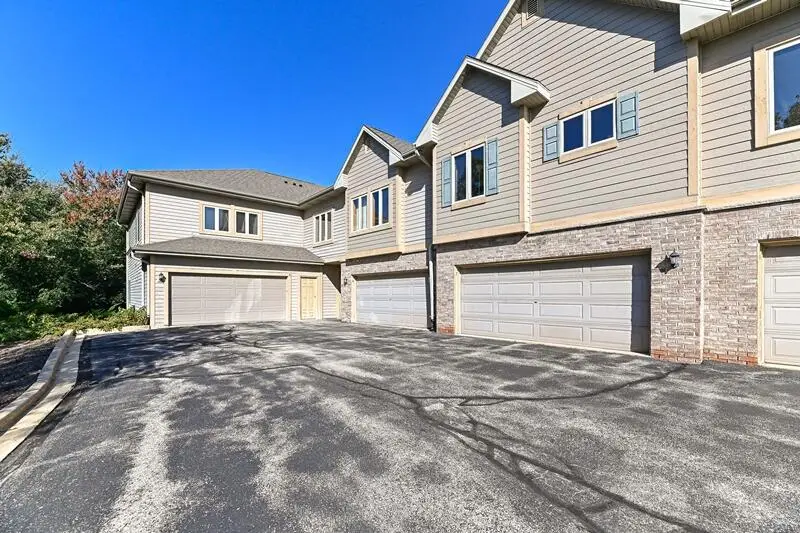 1610 Gabriel DRIVE #7, Waukesha, WI 53188 - #3
