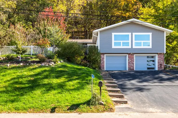 3725 Cliffside DRIVE, La Crosse, WI 54601