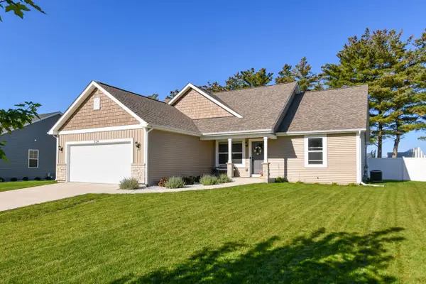 529 Arbor Ridge DRIVE, Delavan, WI 53115