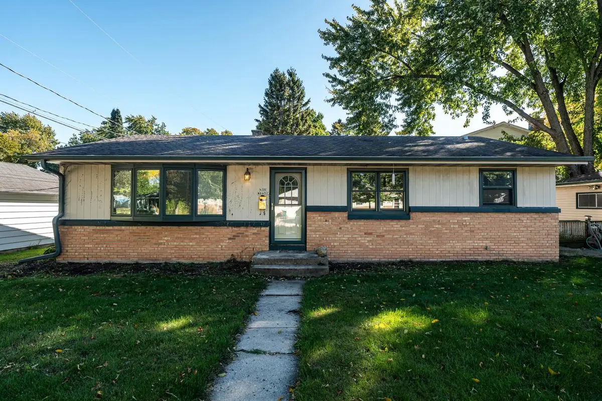 N39W6631 Jackson STREET, Cedarburg, WI 53012 - #1