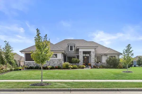 235 Four Winds COURT, Hartland, WI 53029