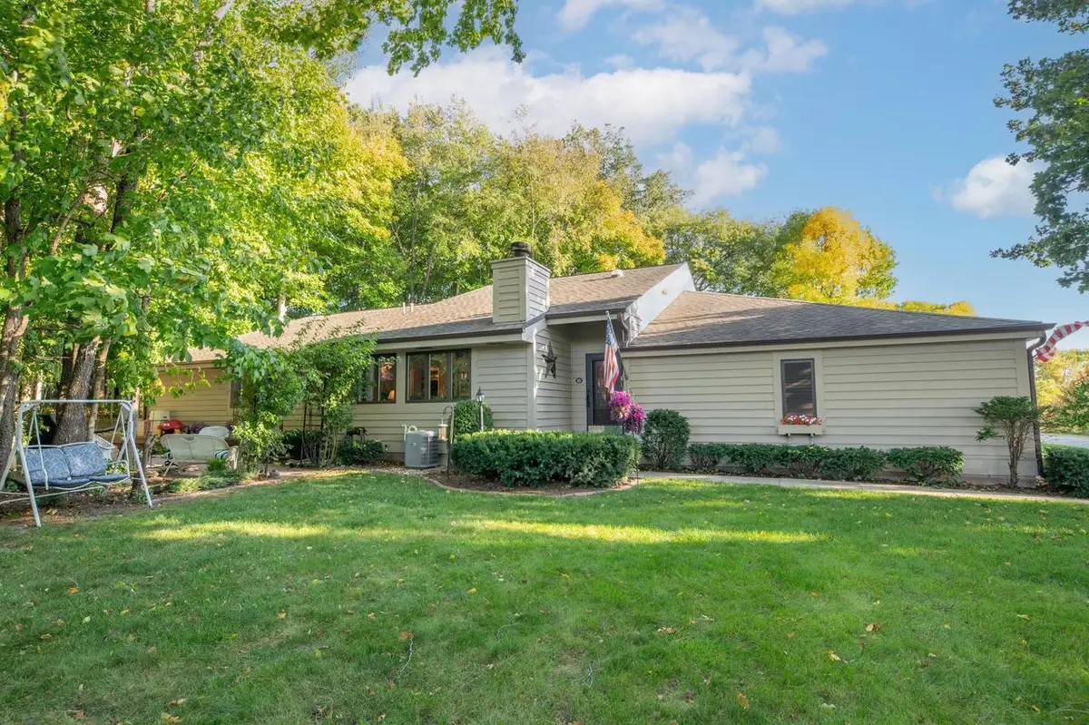 W136N8124 River Park DRIVE, Menomonee Falls, WI 53051 - #1