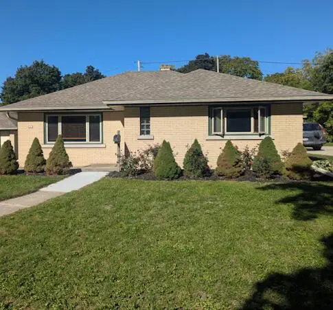 221 N Story PARKWAY, Milwaukee, WI 53208 - #1