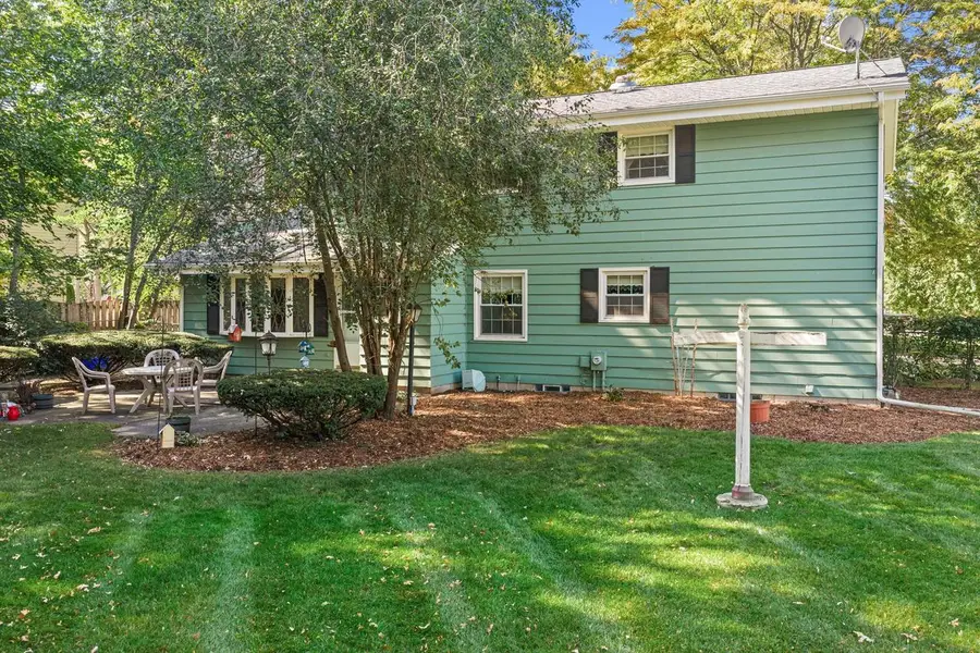 1001 Canterbury LANE, Waukesha, WI 53188 - #2