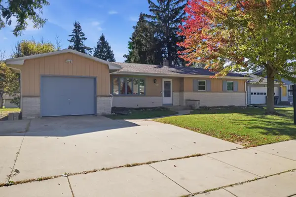 720 Grand AVENUE, Random Lake, WI 53075