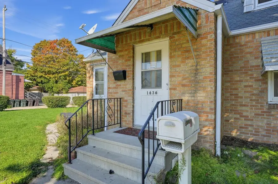 1636 Manitoba AVENUE, South Milwaukee, WI 53172 - #3