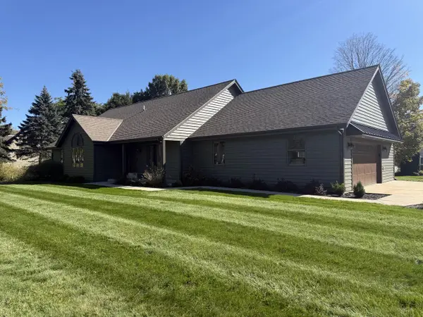 W256S4530 Shadow Ridge DRIVE, Waukesha, WI 53189