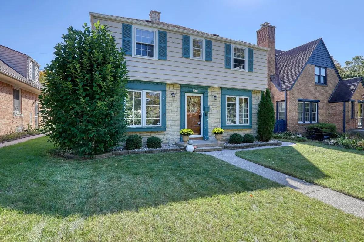 2814 N Hartung AVENUE, Milwaukee, WI 53210 - #1