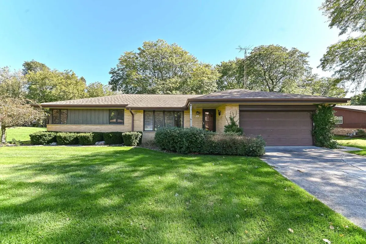 7684 S Logan AVENUE, Oak Creek, WI 53154 - #1