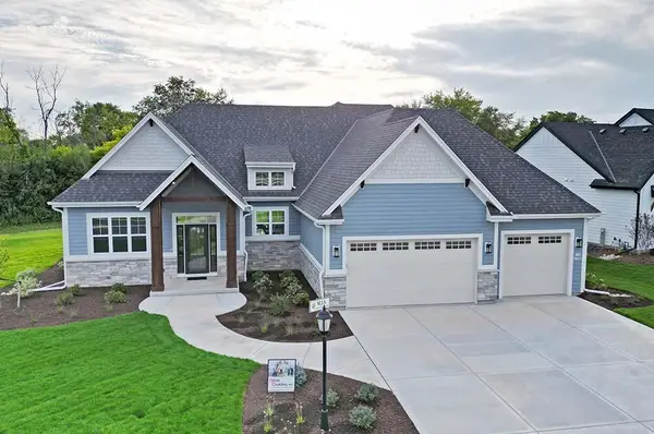1342 W Falcon DRIVE, Mequon, WI 53097