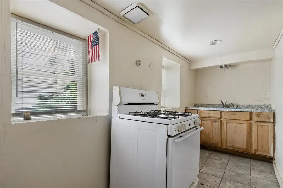 2474 S 5th PLACE, Milwaukee, WI 53207 - #2