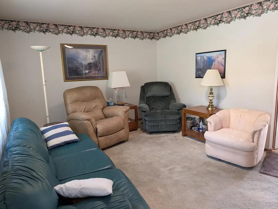 7925 W Denver AVENUE, Milwaukee, WI 53223 - #3
