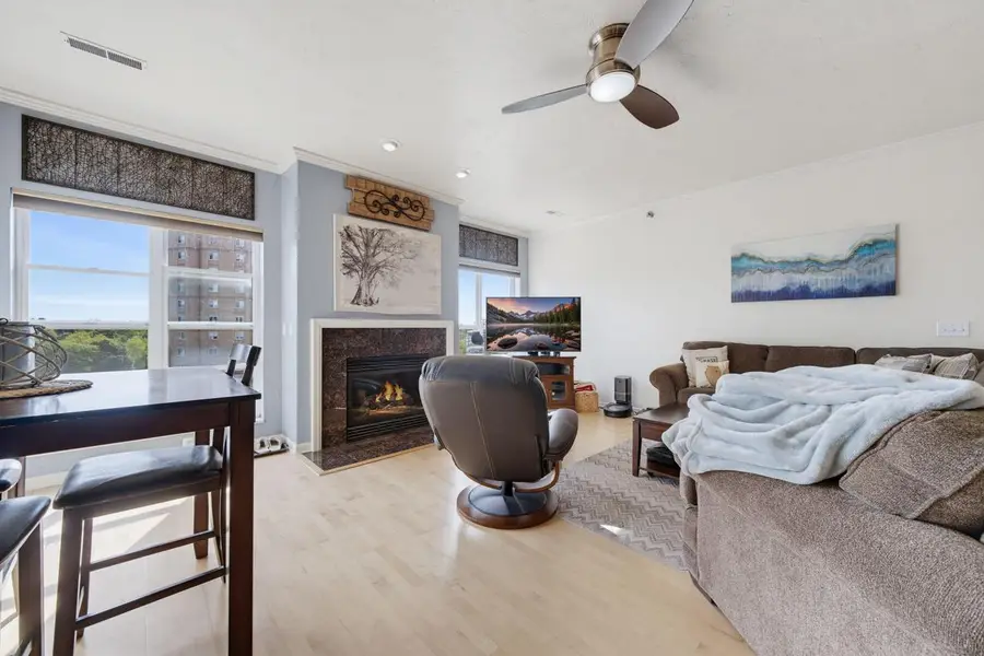 1220 E Locust STREET #309, Milwaukee, WI 53212 - #2