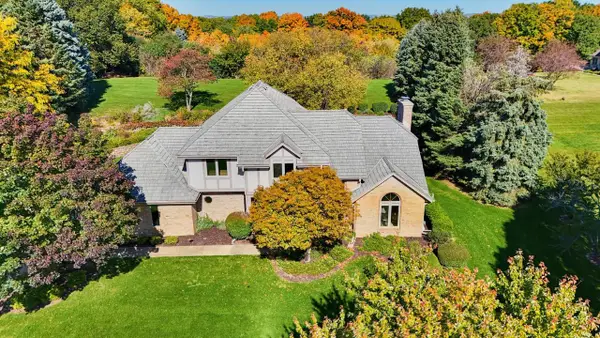 S60W24120 Red Wing DRIVE, Waukesha, WI 53189