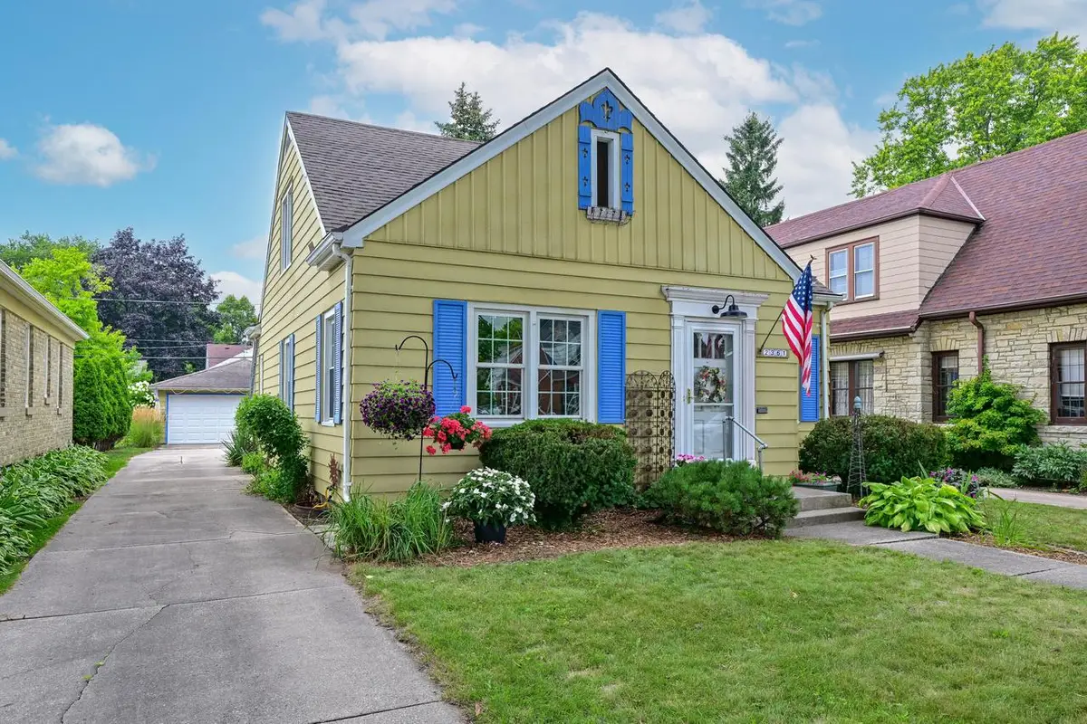 2361 N 82nd STREET, Wauwatosa, WI 53213 - #1