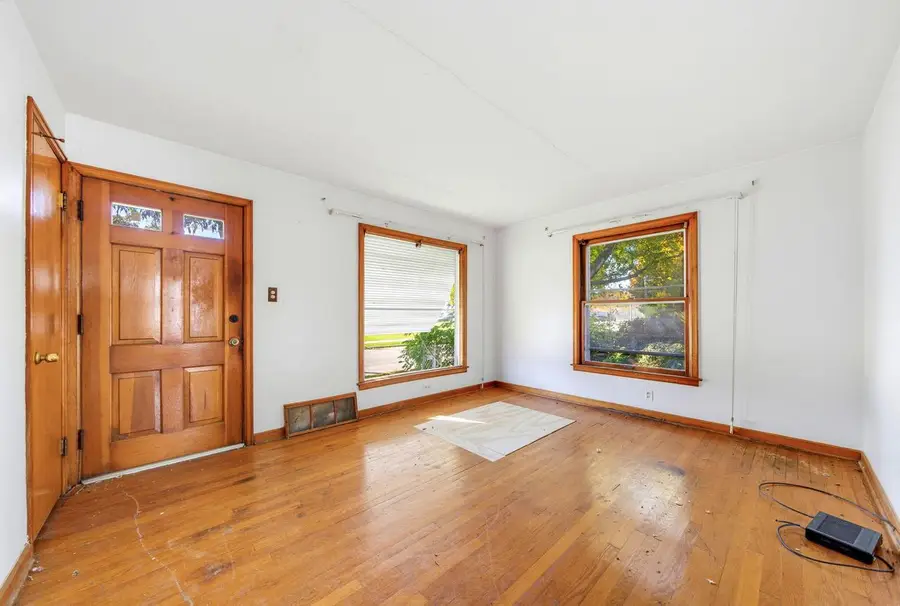 8400 W Auer AVENUE, Milwaukee, WI 53222 - #2