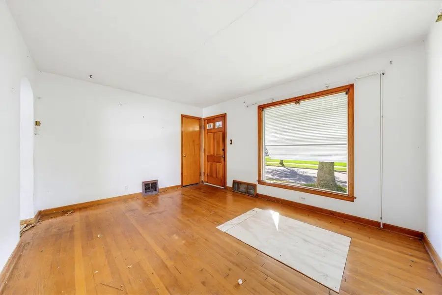 8400 W Auer AVENUE, Milwaukee, WI 53222 - #3