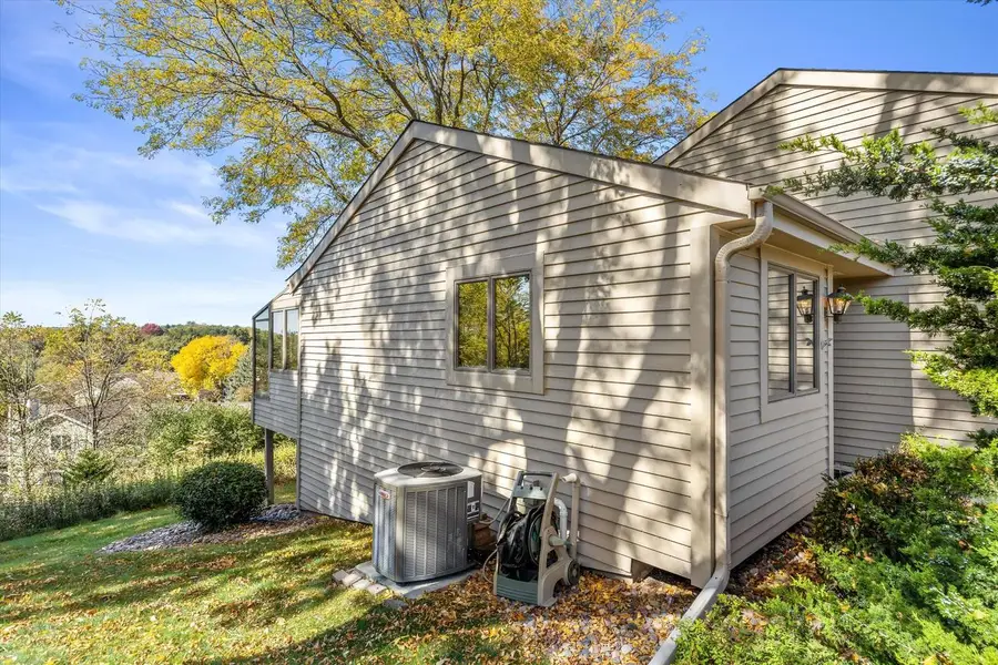 2954 Madison STREET S, Waukesha, WI 53188 - #2