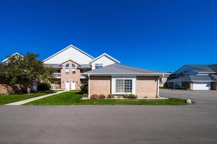 N25W24129 River Park DRIVE #7, Pewaukee, WI 53072 - #2