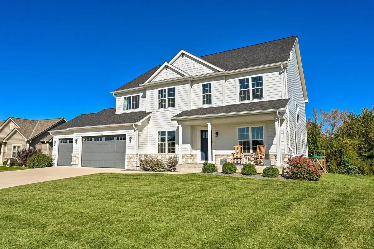 8460 S Nighthawk TRAIL, Oak Creek, WI 53154 - #1