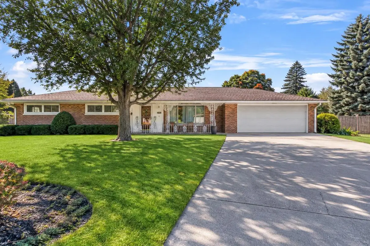 409 Vernon AVENUE, Thiensville, WI 53092 - #1
