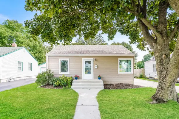 181 Walton AVENUE, Waukesha, WI 53186