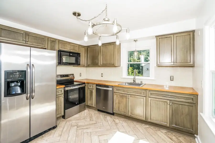 181 Walton AVENUE, Waukesha, WI 53186 - #2