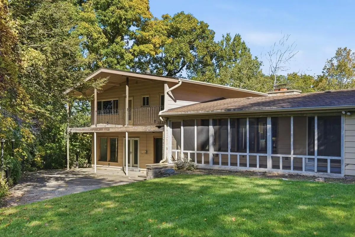 610 Downing DRIVE, Waukesha, WI 53186 - #1
