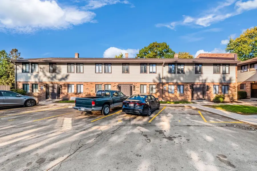 240 E Dekora STREET #264, Saukville, WI 53080 - #2