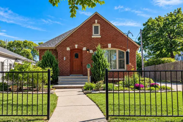 4914 N Newhall STREET, Whitefish Bay, WI 53217