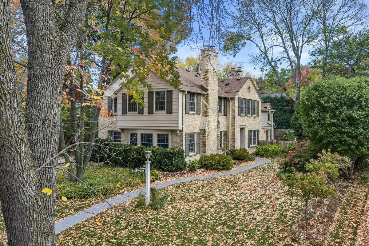 4732 N Wilshire ROAD, Whitefish Bay, WI 53211 - #1