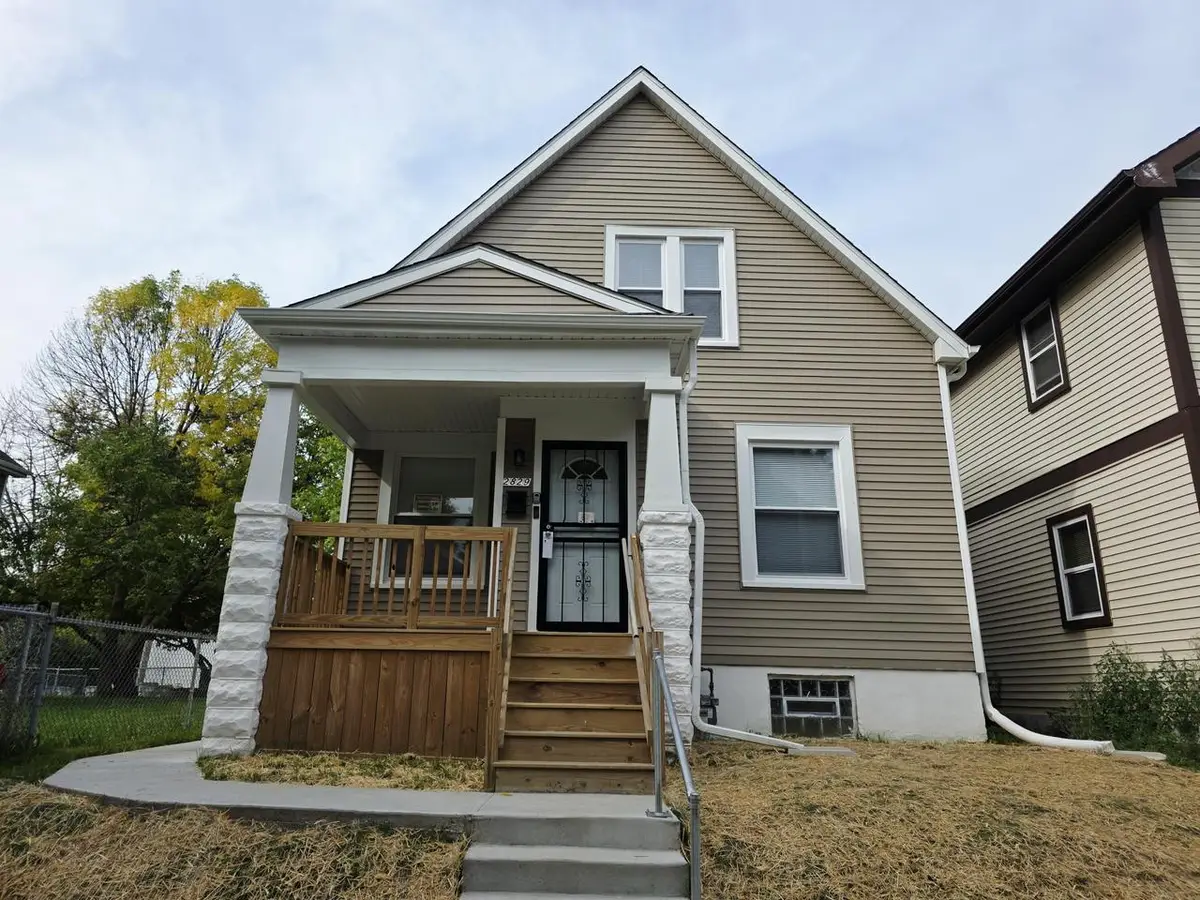 2829 N 17th STREET, Milwaukee, WI 53209 - #1