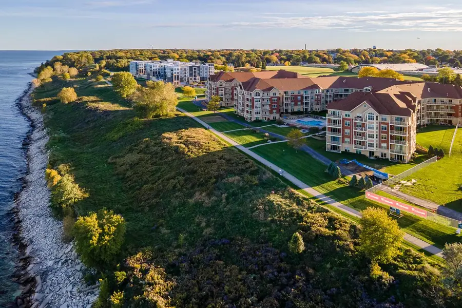 4110 S Lake DRIVE #47, Saint Francis, WI 53235 - #2