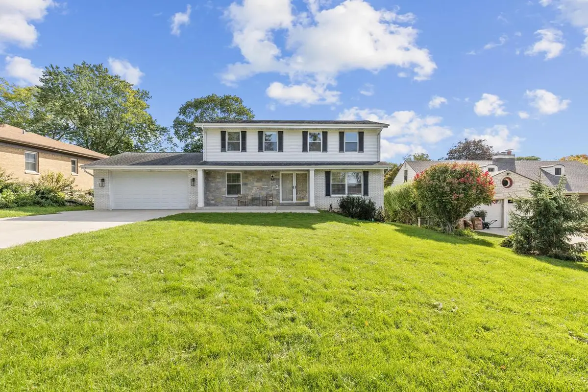 429 W Apple Tree ROAD, Glendale, WI 53217 - #1
