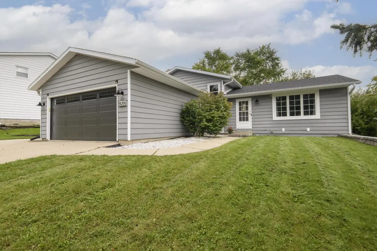 929 Howard STREET, Waukesha, WI 53188 - #1