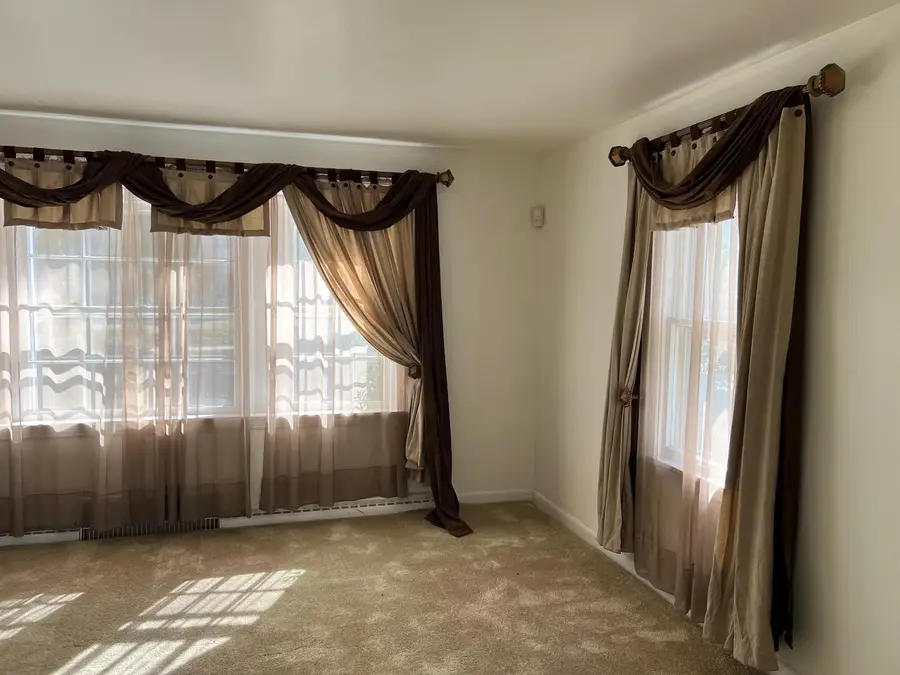6402 W Girard AVENUE, Milwaukee, WI 53210 - #3