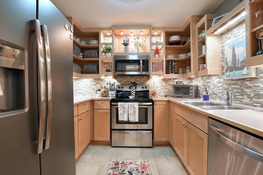 5200 S Tuckaway BOULEVARD #365, Greenfield, WI 53221 - #3