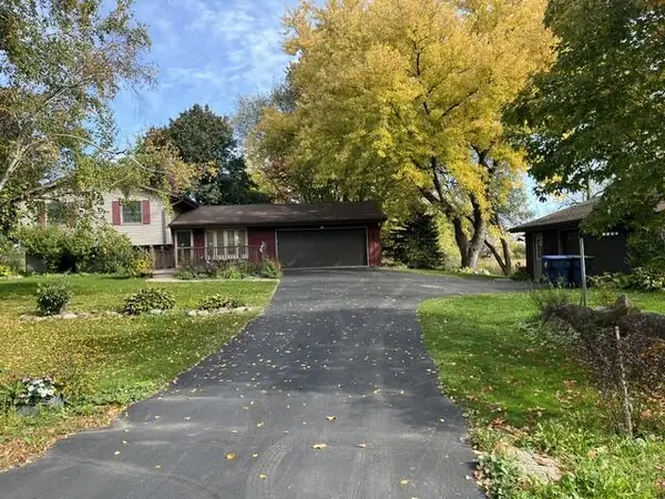 W264S3768 Lawrence LANE, Waukesha, WI 53189