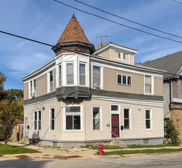 3232 W Cameron AVENUE, Milwaukee, WI 53209
