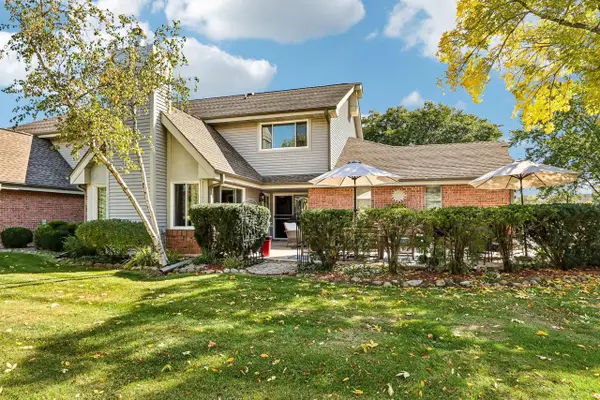 13530 W Fountain COURT, New Berlin, WI 53151