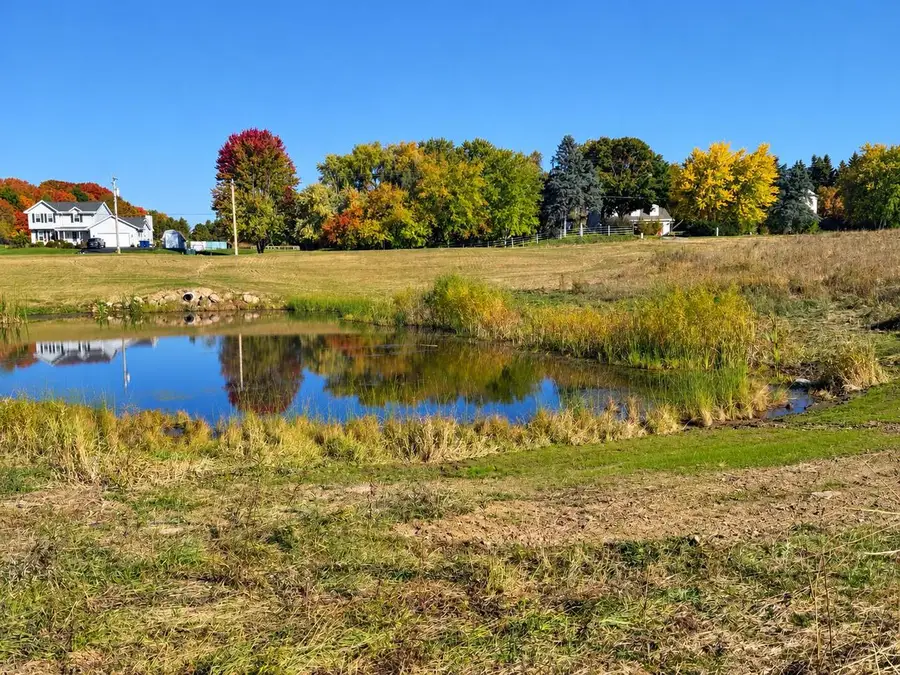 1019 PLEASANT VALLEY ROAD #1020 Candleberry Lan, Grafton, WI 53024 - #2