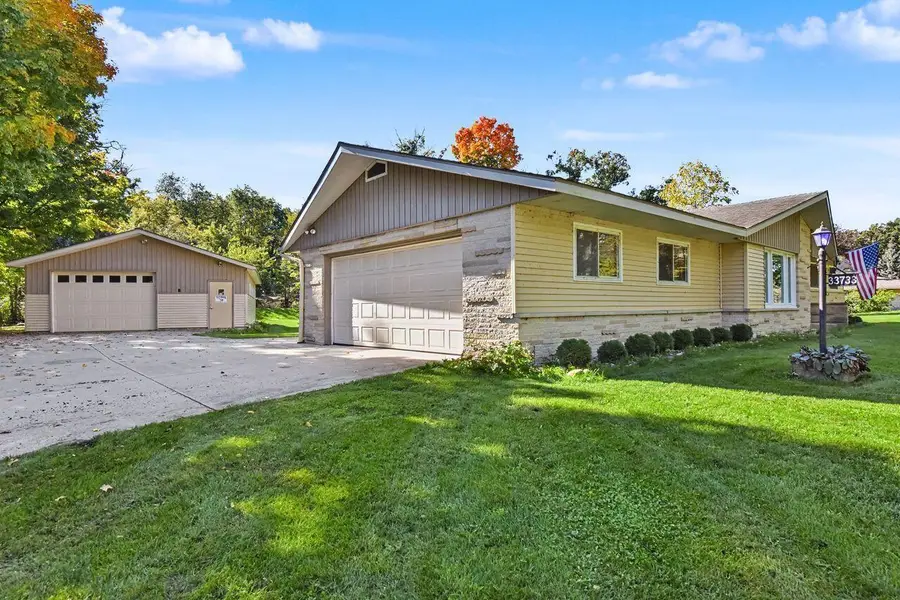33733 Academy ROAD, Burlington, WI 53105 - #3