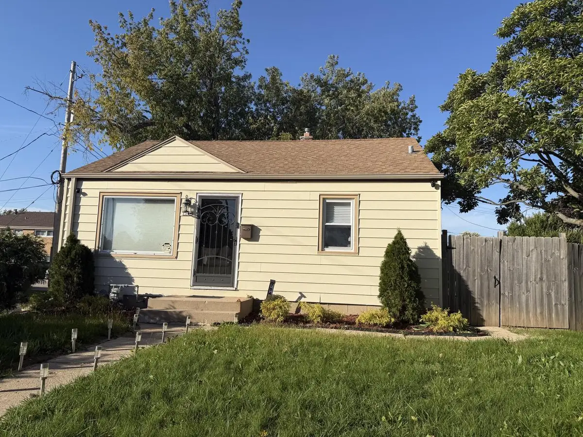 7544 W Nash STREET, Milwaukee, WI 53216 - #1