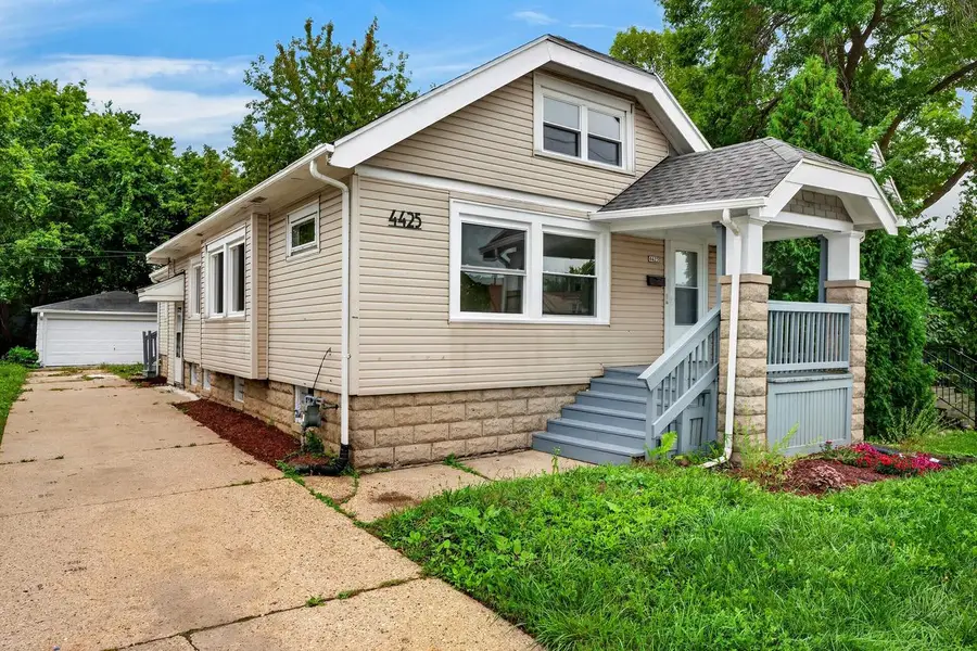 4425 W Hampton AVENUE, Milwaukee, WI 53218 - #2