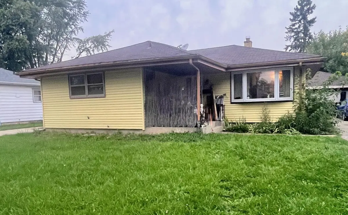 10402 W Birch AVENUE, Milwaukee, WI 53225 - #1